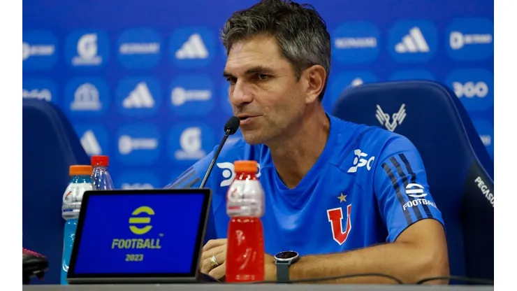 Mauricio Pellegrino saca la voz tras el reclamo de los hinchas de la U por el valor de las entradas