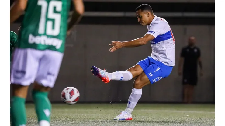 Brayan Rovira es clave para la UC en el mediocampo