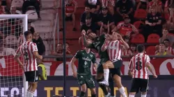 Sarmiento y Estudiantes de La Plata terminaron igualados con la grosera acción de Toledo sobre Carrillo