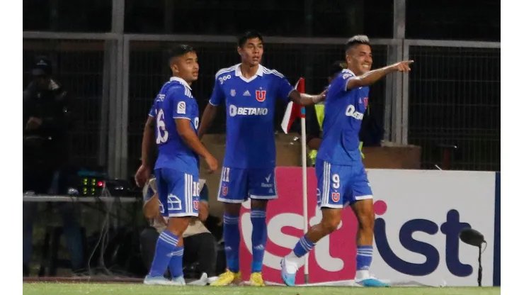 Leandro Fernández festejó a lo crack en la U ante Curicó Unido.