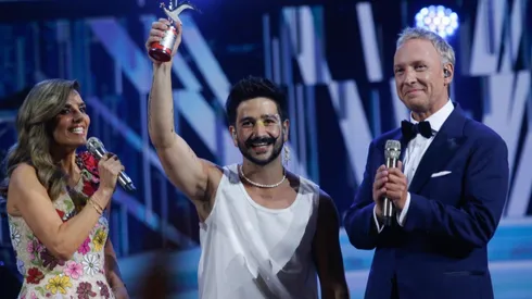 Camilo tras recibir Gaviota de Plata en el Festival de Viña 2023.