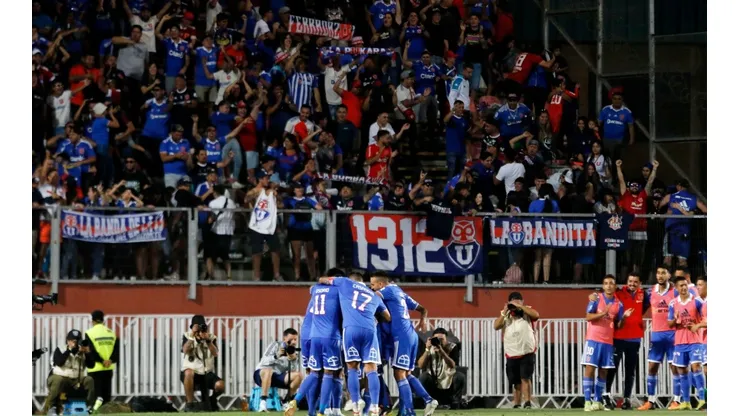 La Universidad de Chile festeja gracias a dos golazos de Mateos y Guerra.
