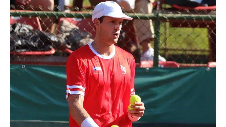 Nicolás Jarry enfrenta a Sebastián Baez por el Río Open.