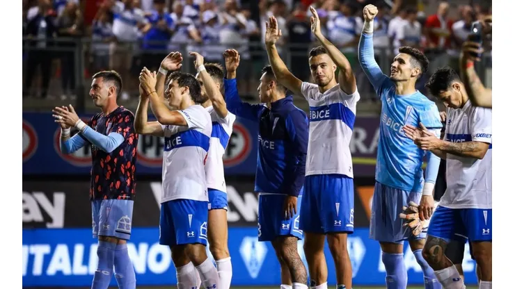 Católica buscará los tres puntos ante Palestino en Rancagua.