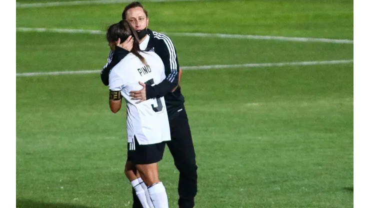 Luis Mena ganó el título del fútbol femenino con Colo Colo en 2022