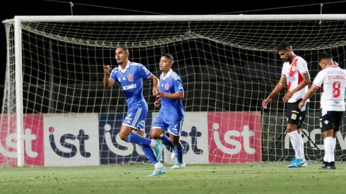 La U venció a Curicó Unido y llega a la cima de la tabla