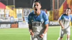 Opazo celebrando su gol por Racing Club.