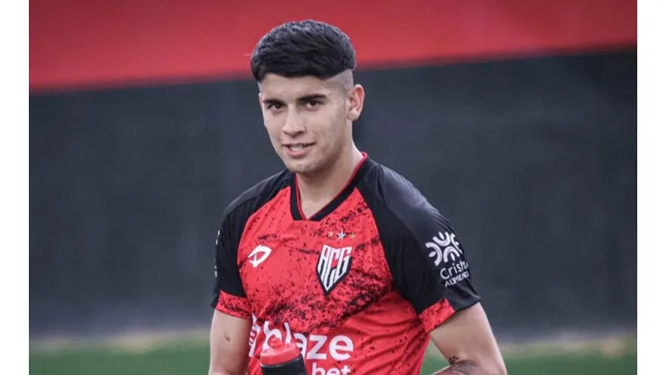 Araos sigue dando sumando equipos.