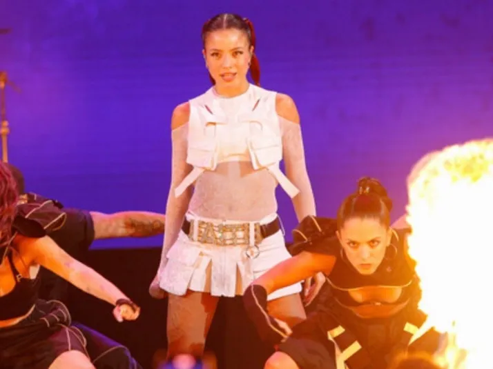 ¡Revisa el show completo de Emilia en Viña 2023!