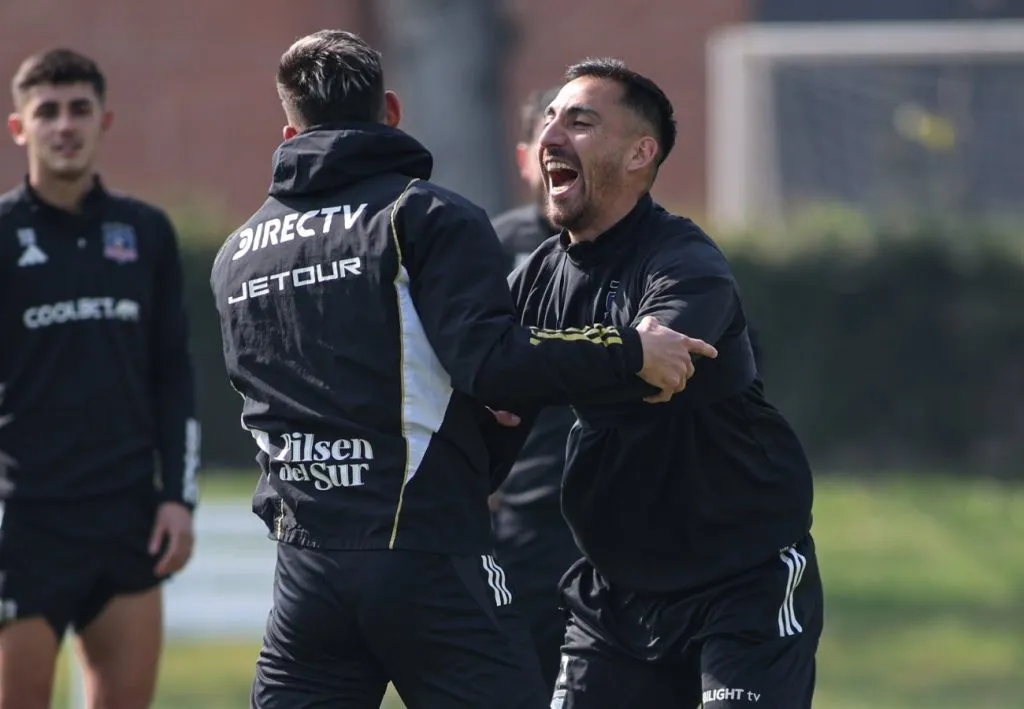 Javier Correa y Guillermo Paiva se afianzan en la delantera de Colo Colo. (Foto: @ColoColo)