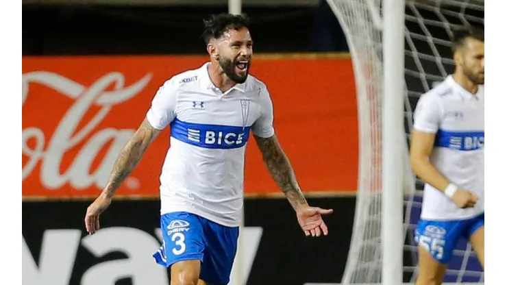 Eugenio Mena y su primer tanto con la camiseta de la UC