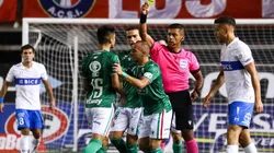 Marcelo Zunino le cae con todo a Nicolás Gamboa