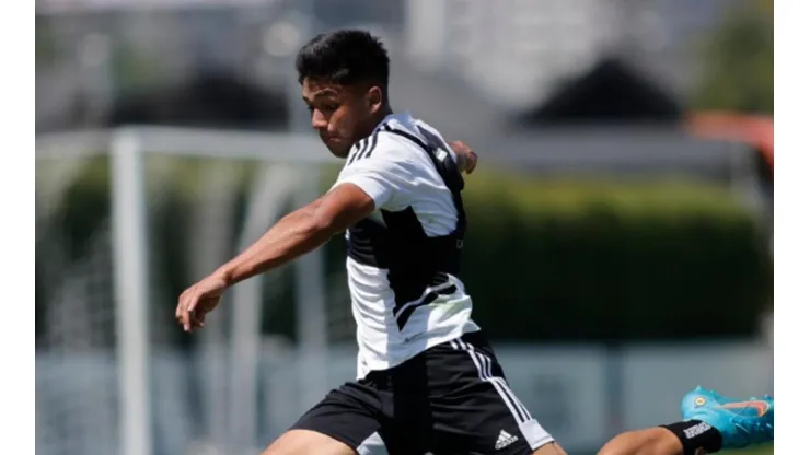 Pizarro vuelve a hacer noticia en Colo Colo.