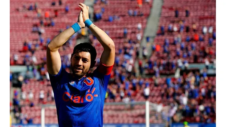 Pepe Rojas vistiendo la camiseta de la U.