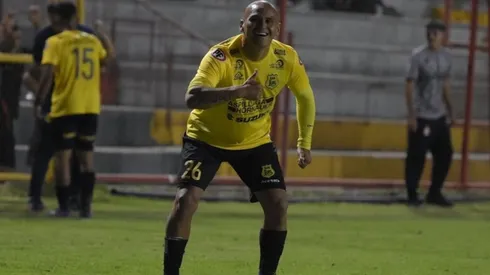 Chupete guió la victoria canaria ante San Felipe por 3-1.