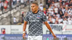 El delantero no pudo gritar su primer gol con Colo Colo por estar en fuera de juego