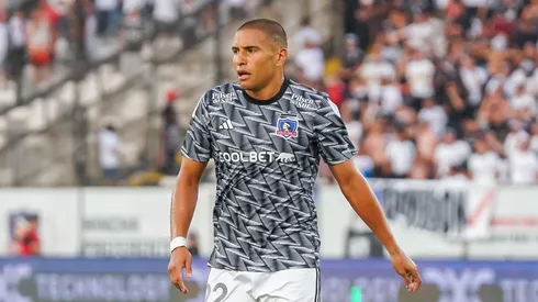 El delantero no pudo gritar su primer gol con Colo Colo por estar en fuera de juego