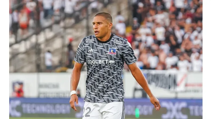 El delantero no pudo gritar su primer gol con Colo Colo por estar en fuera de juego