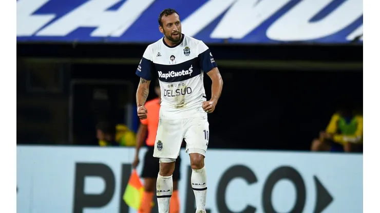 Alemán, ahora en Banfield, es acusado de maltrato a juveniles en su paso por Gimnasia.