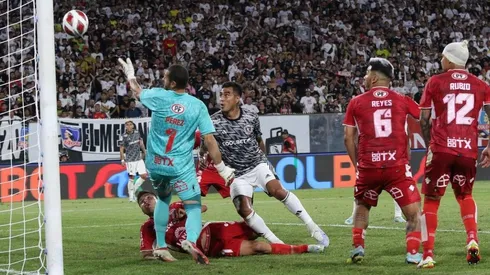 Lezcano se matriculó con un golazo en el epílogo ante Ñublense.