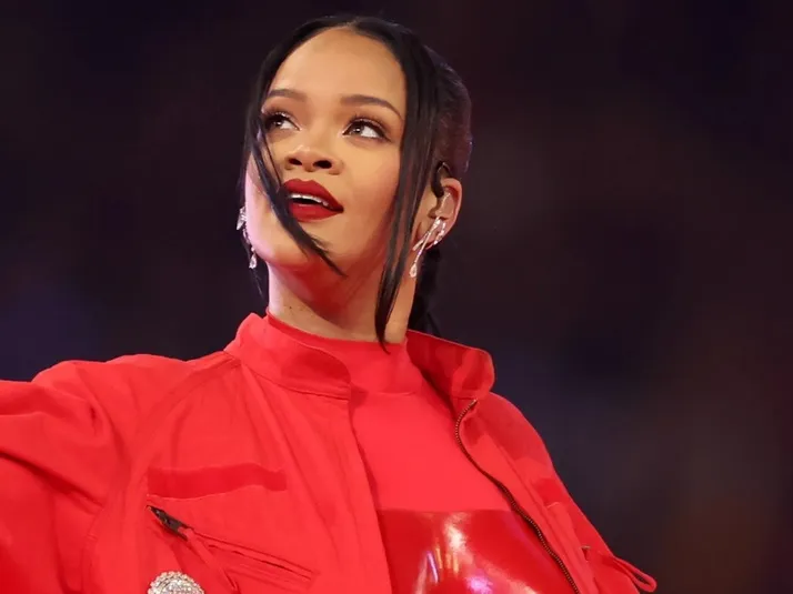Rihanna confirma segundo embarazo en el Super Bowl