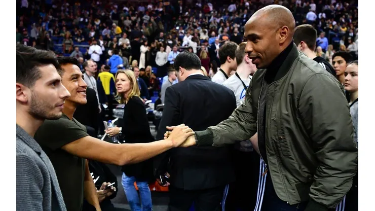 Thierry Henry llenó de elogios a Alexis Sánchez