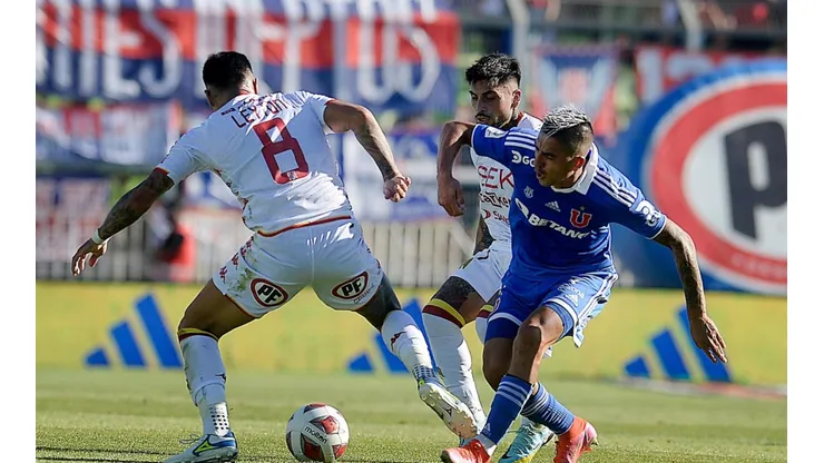 El entrenador defiende el esquema utilizado en Universidad de Chile.