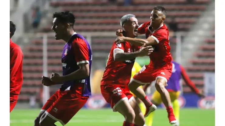 Los caleranos dieron vuelta el marcador en el final del partido