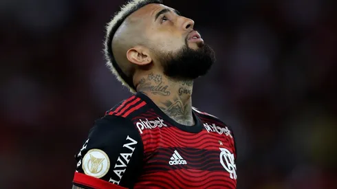 Arturo Vidal fue humillado en redes tras caer con Flamengo.