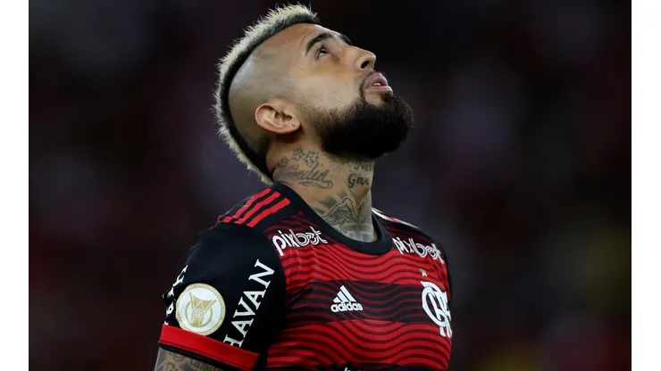 Arturo Vidal fue humillado en redes tras caer con Flamengo.