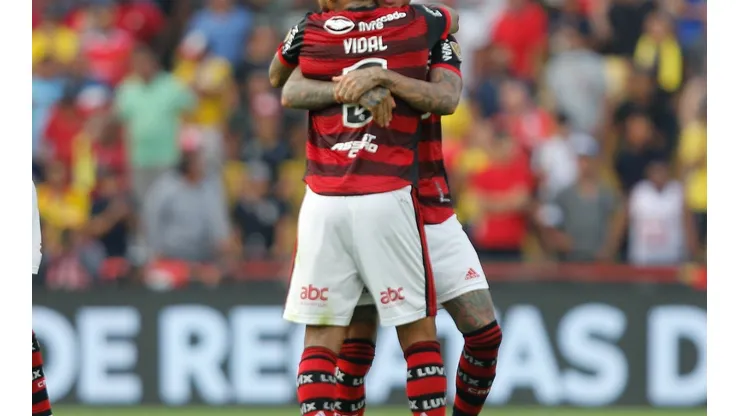 Arturo Vidal y Erick Pulgar fueron condenados en el Flamengo.