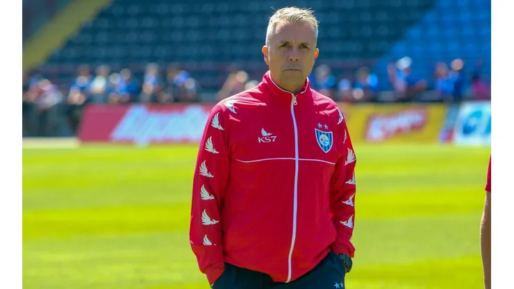 Gustavo Álvarez mantiene la humildad en Huachipato