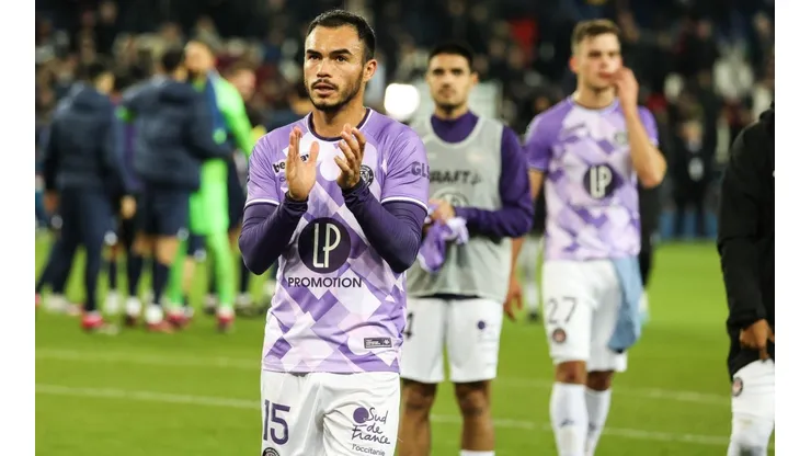 Suazo jugó en la derrota frente al PSG