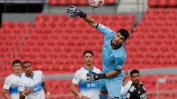 Matías Dituro tendrá que esperar por su chance en el arco de Chile según referentes de la UC.