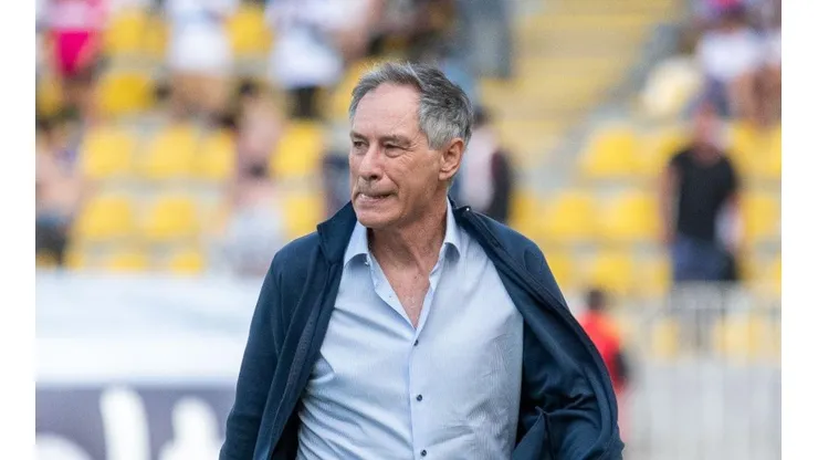 El técnico de la UC luego de la caída frente a los piratas