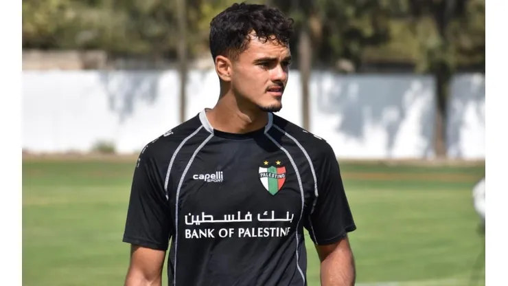 El lateral suma su primera experiencia en el fútbol extranjero.