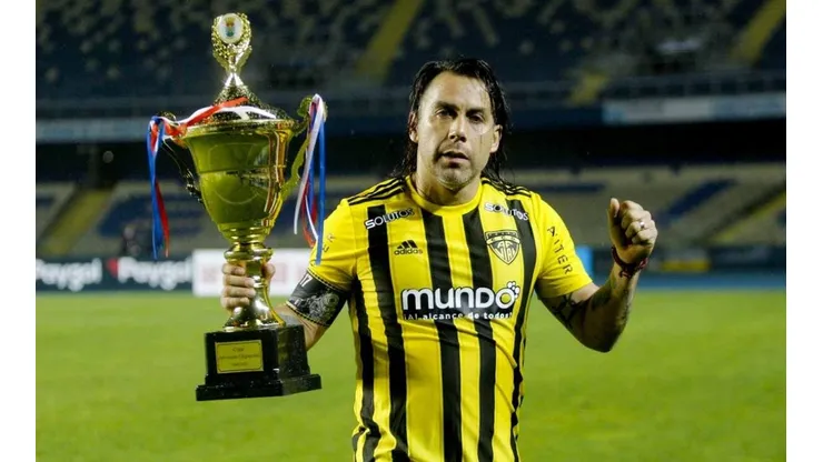 Arturo Sanhueza cuelga las botas en nuestro fútbol