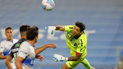 El portero de Fernández Vial corre para ayudar a la gente con los incendios.