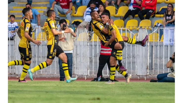 Con agónico gol de Rubén Farfán, Coquimbo venció a la UC