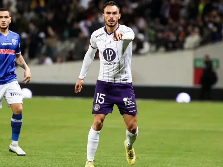 Suazo y un debut triunfal como titular en el Toulouse