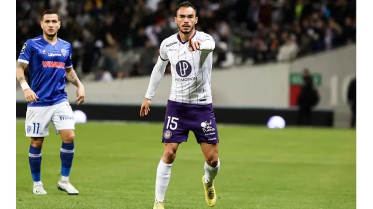 Suazo jugó los 90 minutos en su debut como titular en el Toulouse.
