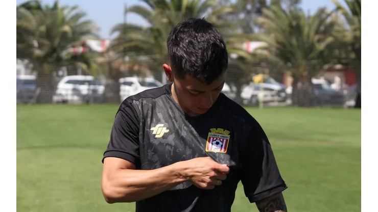 Cristián Zavala se calzó la camiseta de Curicó Unido.