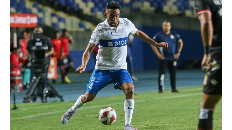 Mauricio Isla es figura en la UC y también no se deja cancherear en redes sociales
