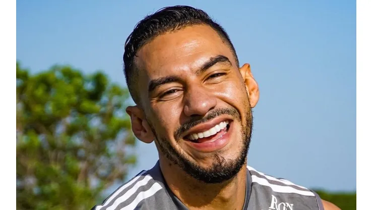 El volante fue confirmado en su nuevo club y le dice adiós a la opción de la UC