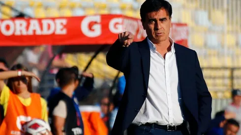 Quinteros mueve la pizarra en el Cacique.