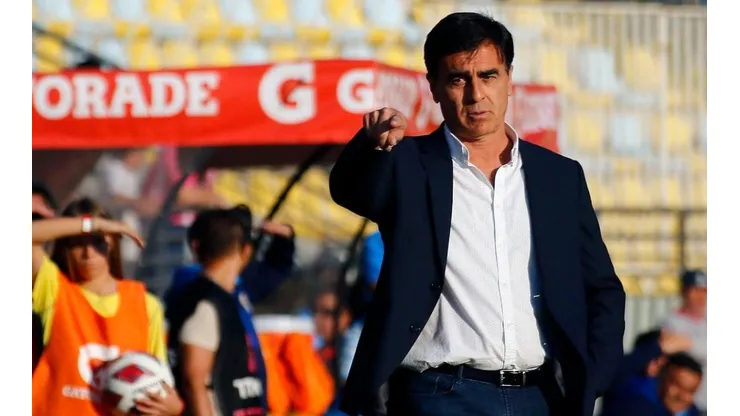 Quinteros mueve la pizarra en el Cacique.