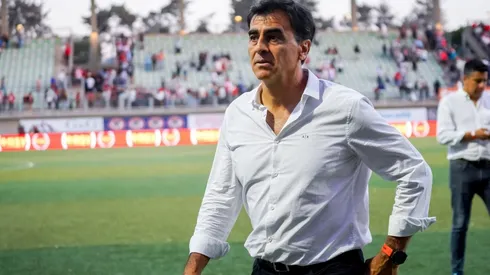 Gustavo Quinteros vuelve a pedir apuro en los refuerzos en Colo Colo.