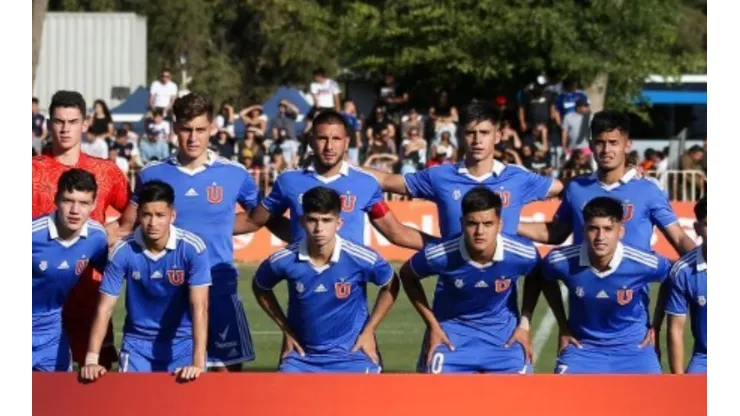 ¡Siguen las firmas! Delantero juvenil de Universidad de Chile pone la mosca y ya tiene su primer contrato profesional