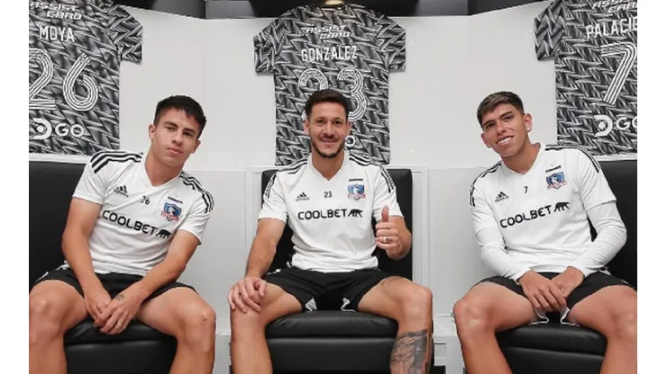 Los refuerzos de Colo Colo han tenido que ser presentados con la camiseta de entrenamiento.