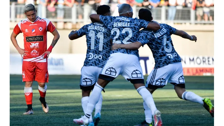 Gustavo Quinteros sigue apurando por refuerzos en Colo Colo.